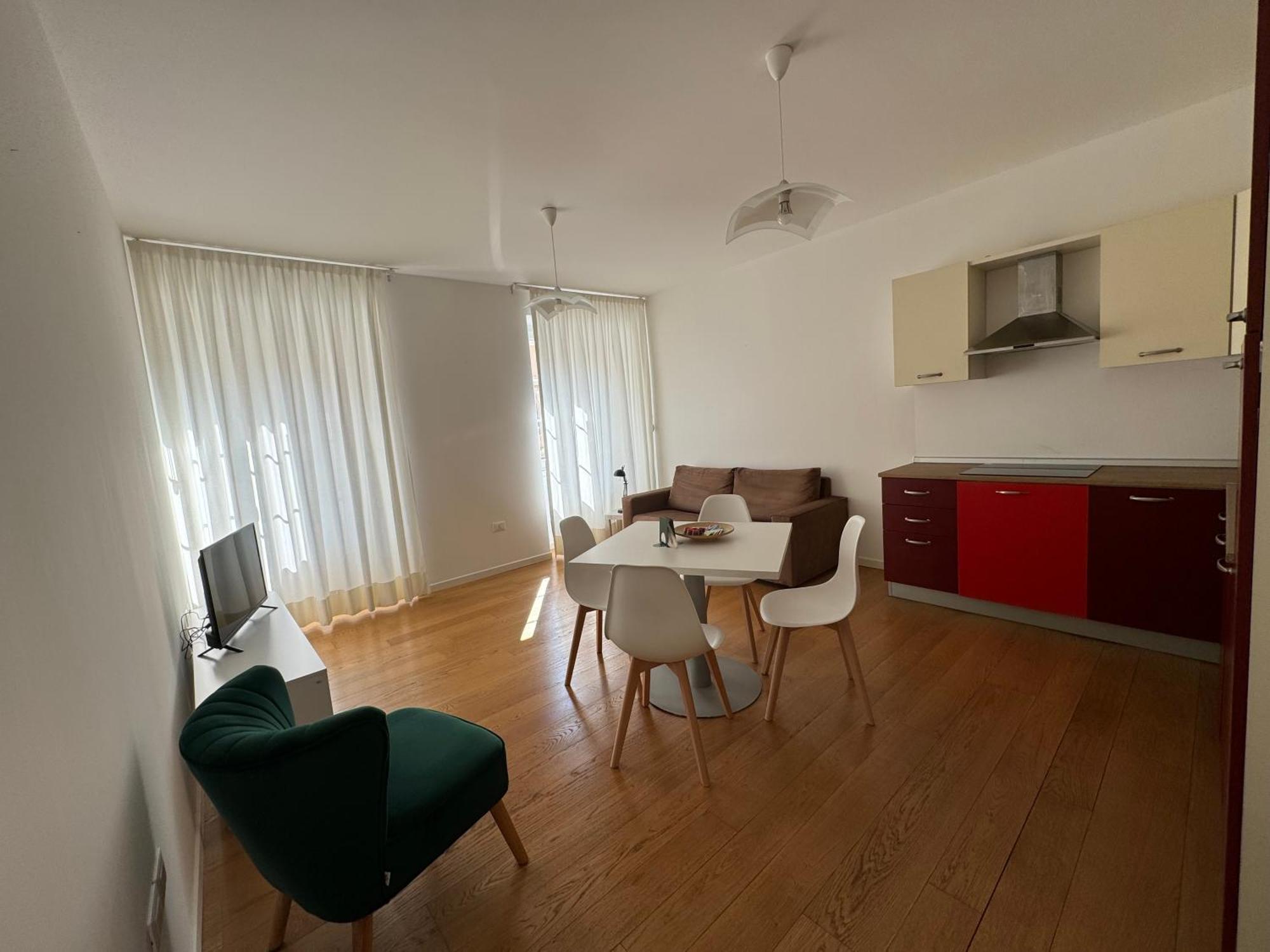 Romolo 24-trieste Center *